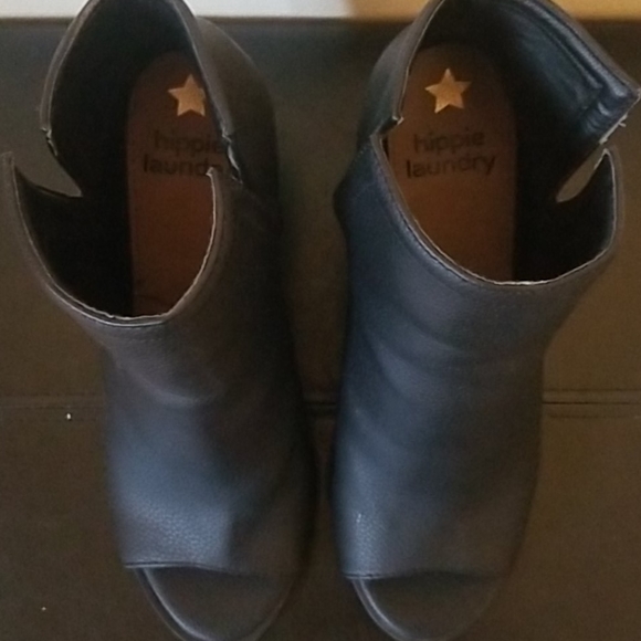 Womens boots - Picture 4 of 4